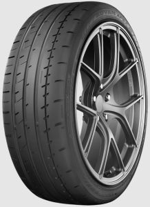 Llanta marca YOKOHAMA  modelo ADVAN Apex V601A  (91W) TL  medida 235/40 R18